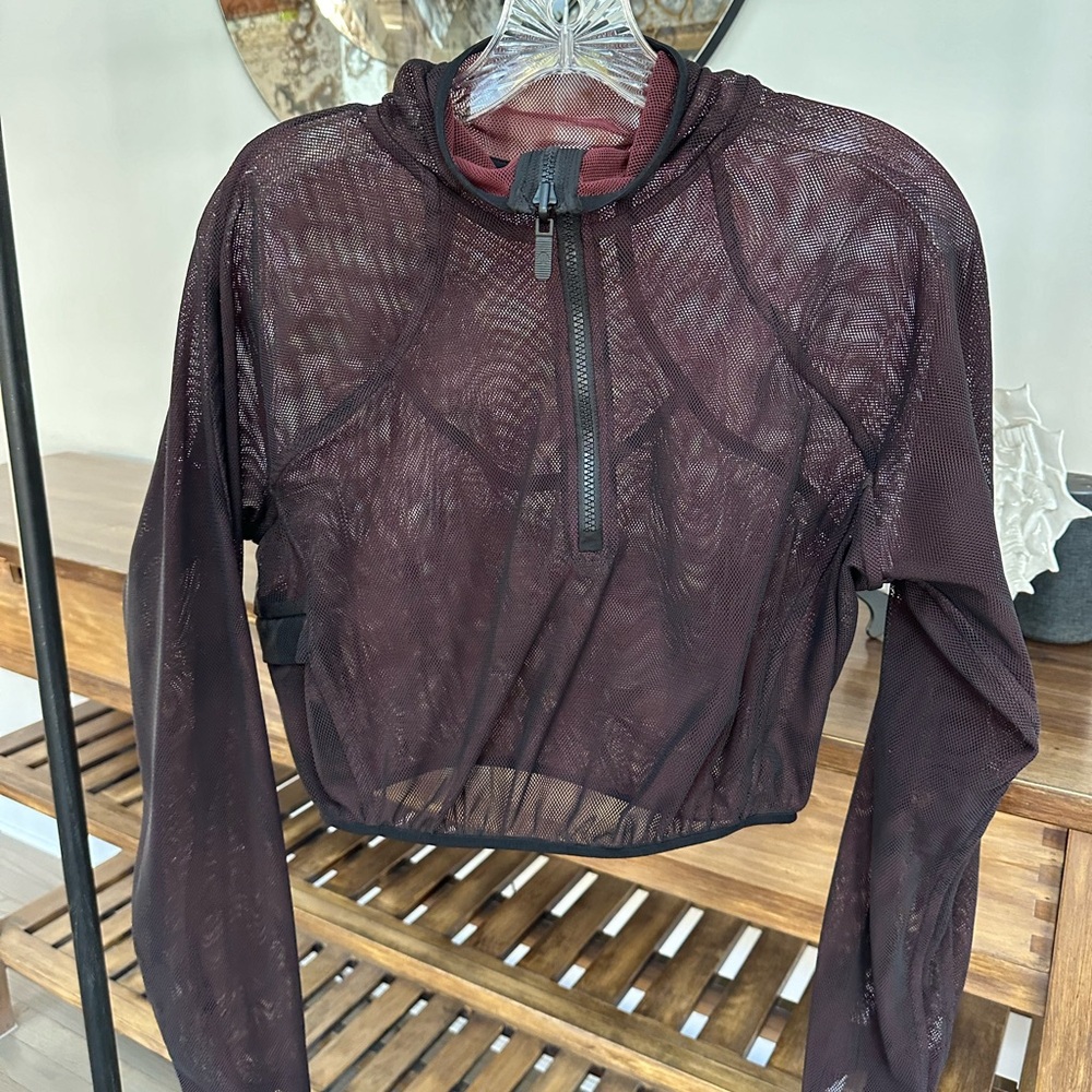 Lululemon Mesh Pullover